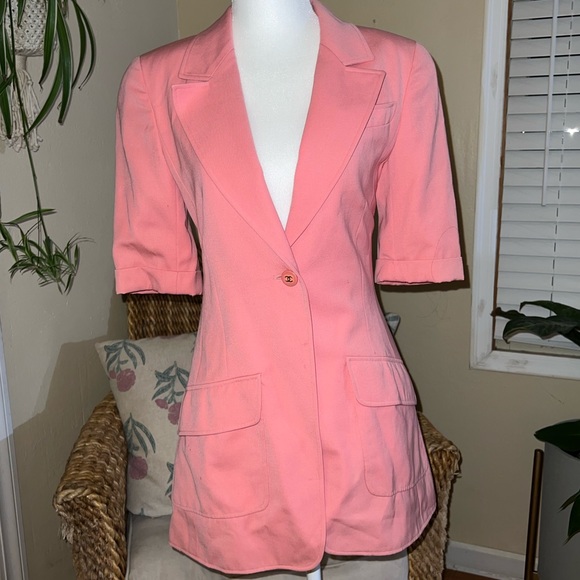 ❌ SOLD ❌ Authentic Vintage Chanel Pink Blazer Size 38 - Picture 1 of 16